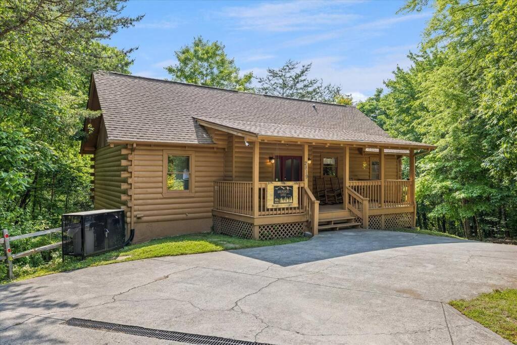 1 Min To The Parkway Spacious Cabin W 3 Suites And Extra Bedroom! Pigeon Forge Buitenkant foto