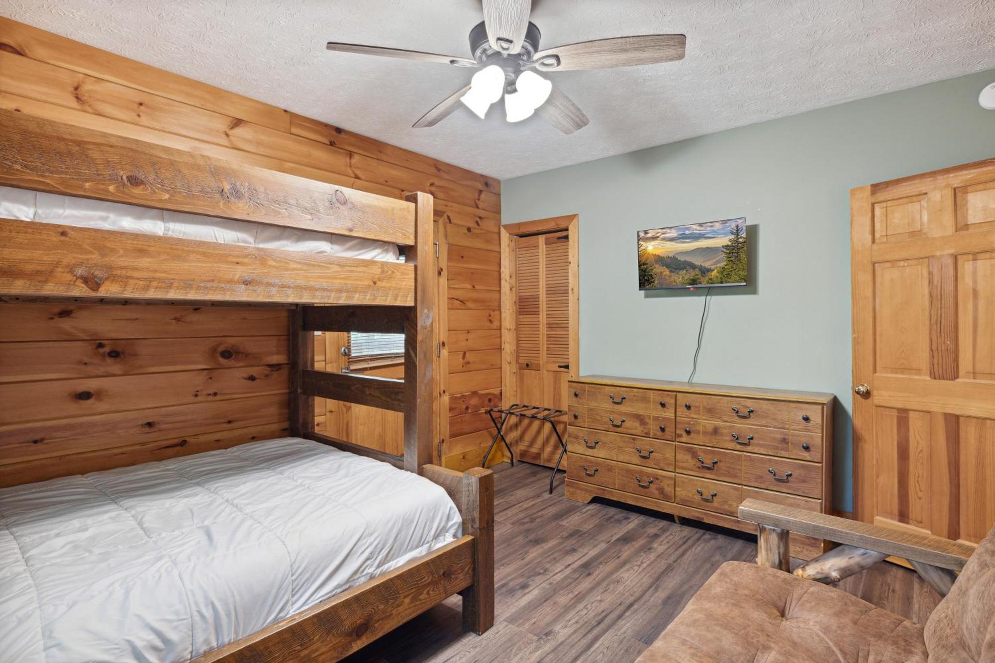 1 Min To The Parkway Spacious Cabin W 3 Suites And Extra Bedroom! Pigeon Forge Buitenkant foto